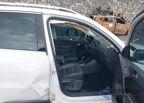 2013 Volkswagen Tiguan S/Se/Sel из США, поврежденный, VIN WVGAV7AX2DW541690